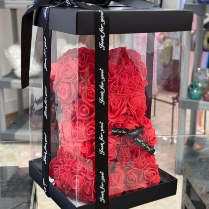 Oso de rosas preservadas en estuche